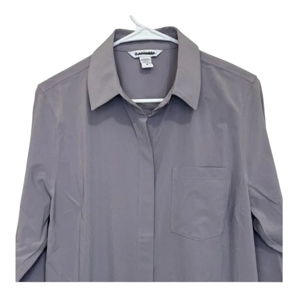 Athleta Urbanite Button Up Long Sleeve Top Shirt Size Medium - Picture 3 of 10